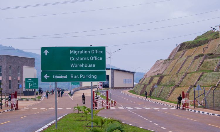 Uganda Car Hire to Cross Border